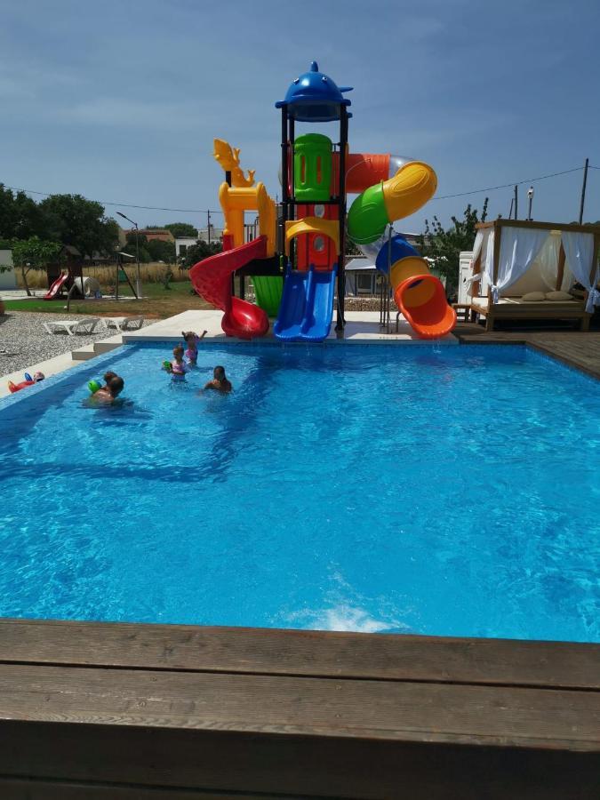 Mobilehome Elena Premium With Pool, Istria Banjole Exterior photo