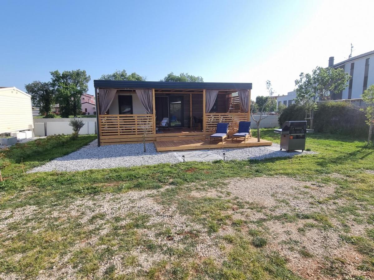 Mobilehome Elena Premium With Pool, Istria Banjole Exterior photo